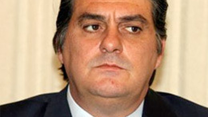 Serdar Adalı'dan şok karar!